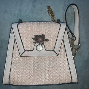 New uses purse . I only used it during my senior prom